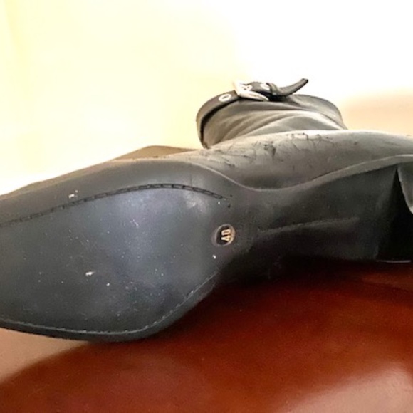 Authentic Prada Black Leather Kitten Heel Boot size 40 - Picture 8 of 11